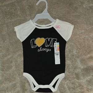 (J27) Black and White Kids Onesie 0-3 Months